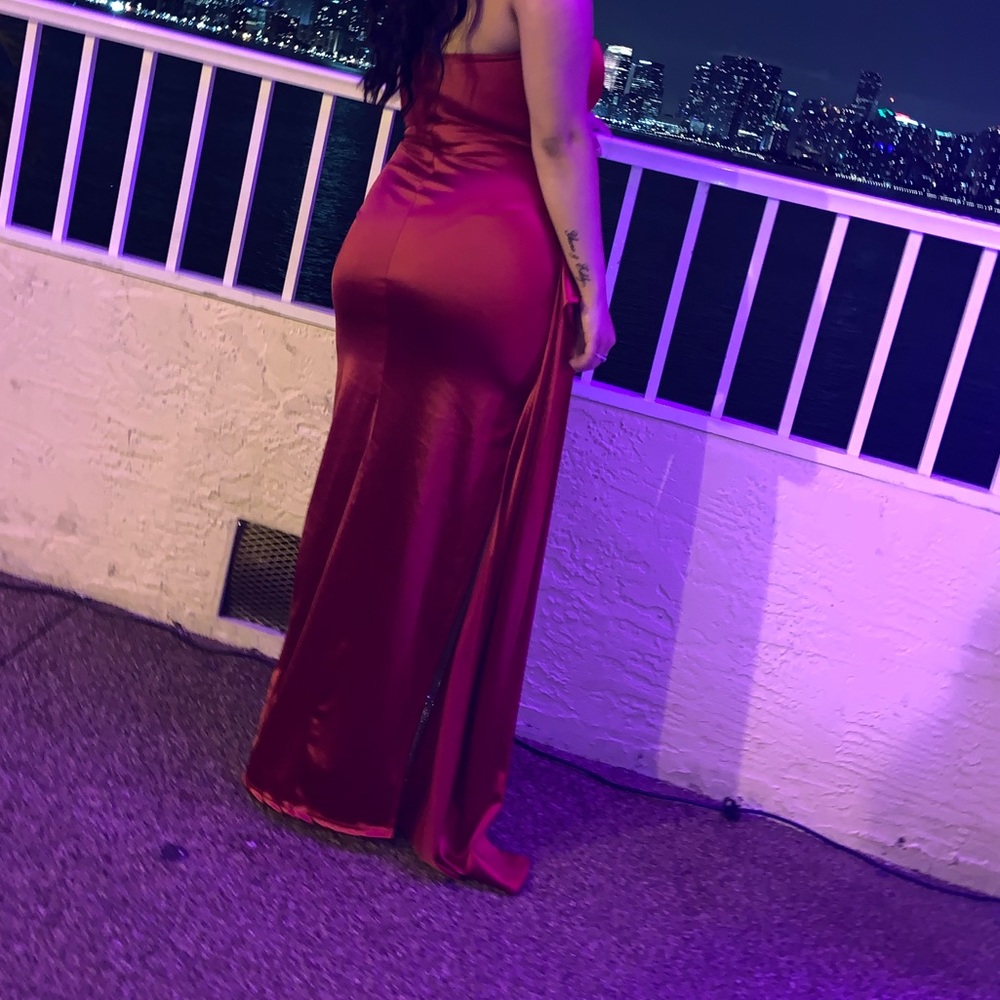 Dress - Picture 3 of 3